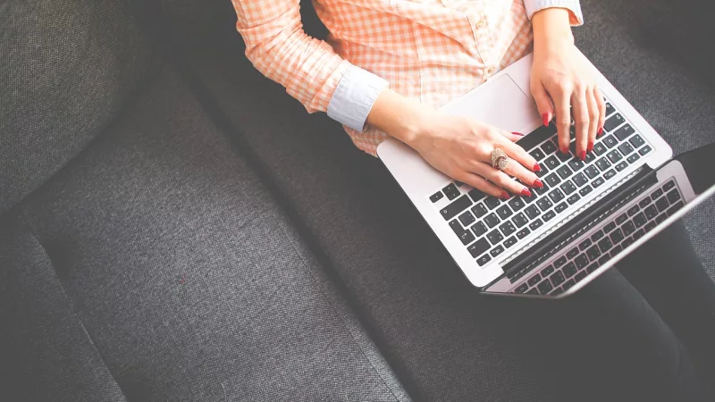 Laptop – Lifestyle Blog